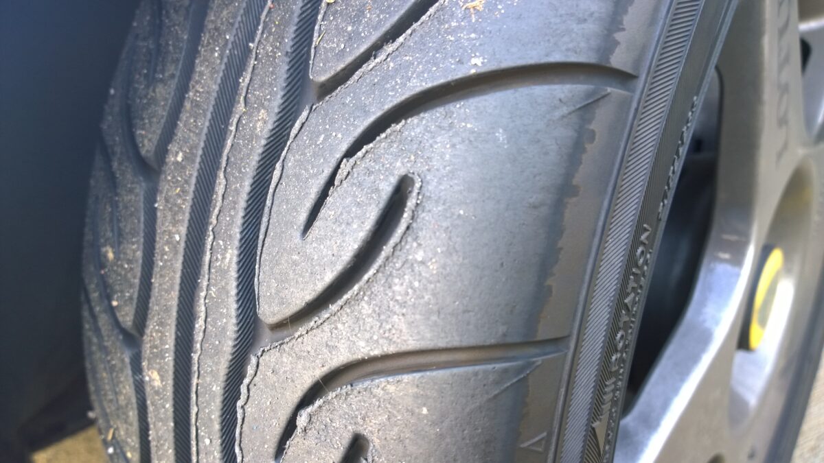 What a difference a tyre makes – mini review of Yokohama Advan Neovas on track